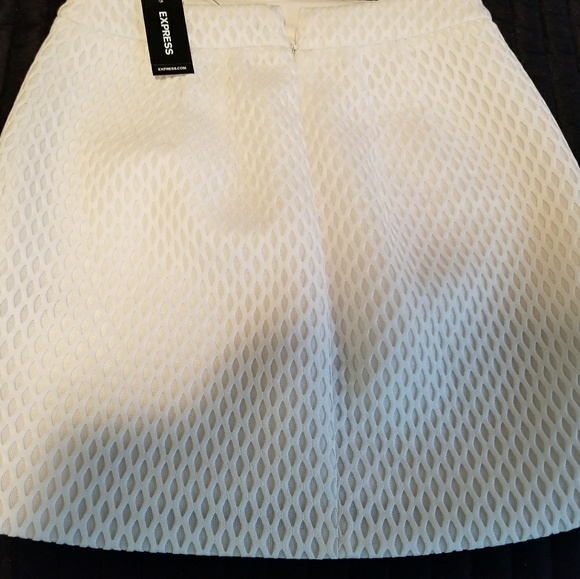 EXPRESS White Miniskirt,Brand new, Size 0. - Picture 7 of 10